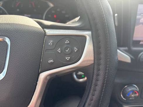 Used 2022 GMC Terrain SLT w/ Infotainment Package II FWD image 14
