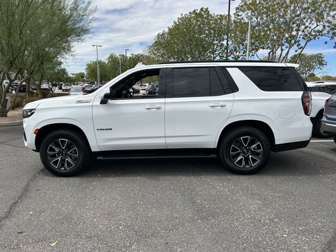 Used 2022 Chevrolet Tahoe Z71 w/ Luxury Package AWD/4WD image 2