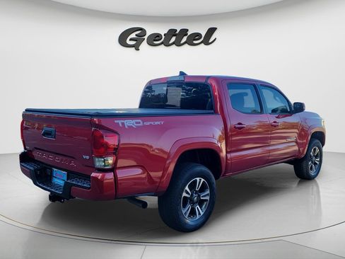 Used 2017 Toyota Tacoma TRD Sport w/ Tow Package RWD image 5