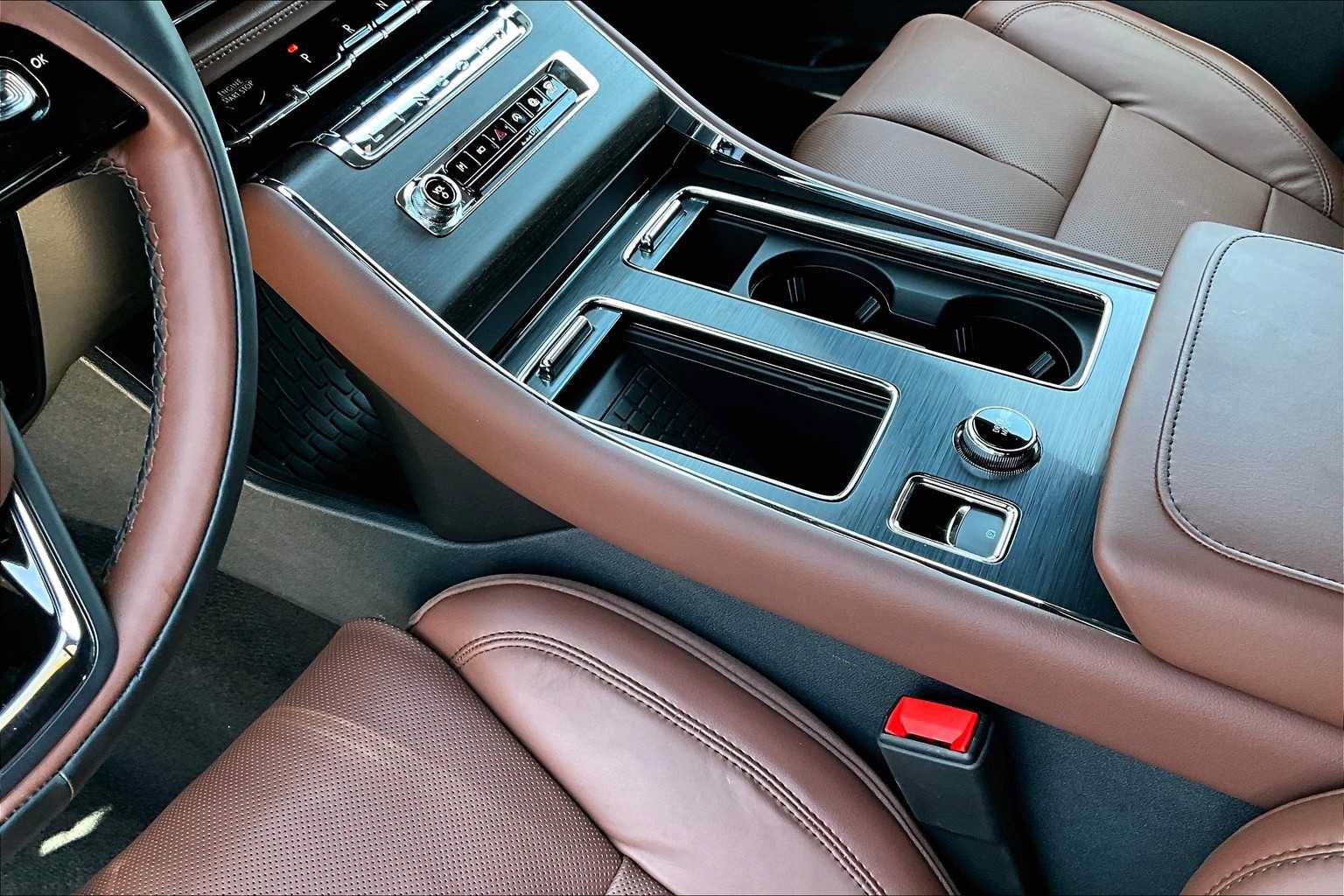 Used 2025 Lincoln Aviator Reserve w/ Luxury Package AWD/4WD image 7