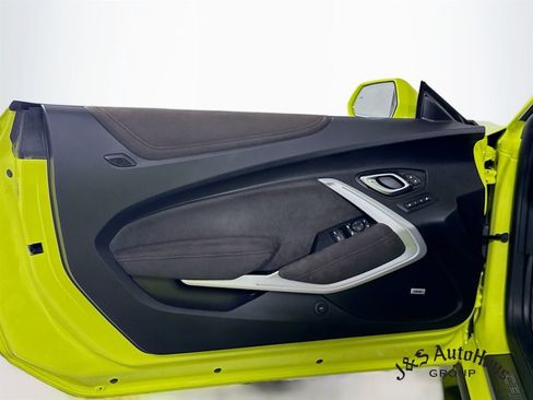 Used 2019 Chevrolet Camaro ZL1 image 22