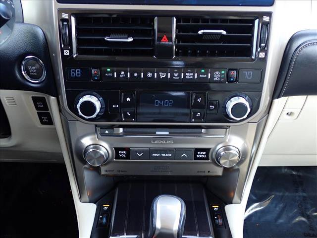 Used 2020 Lexus GX 460 Luxury w/ Accessory Package AWD/4WD image 20