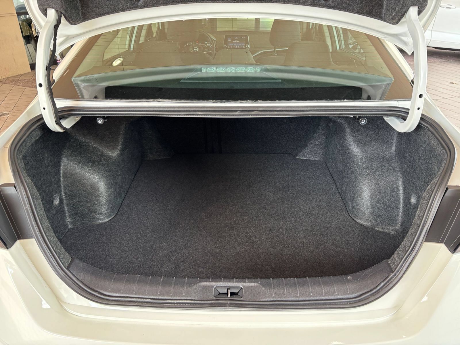 Used 2026 Nissan Altima 2.5 SV FWD image 30