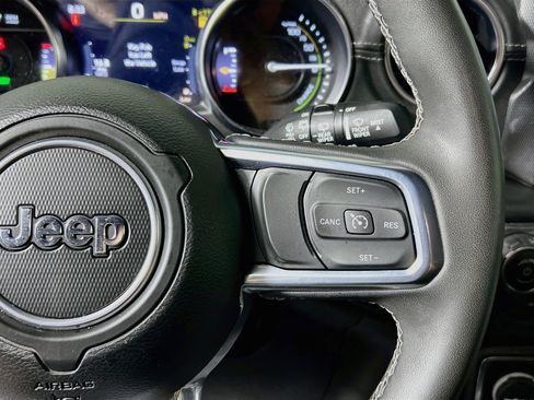 Used 2023 Jeep Wrangler Unlimited Sahara w/ Cold Weather Group AWD/4WD image 19