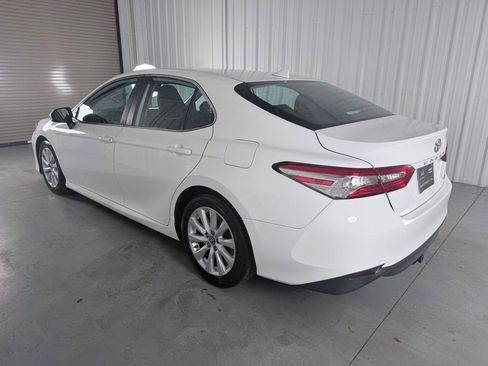 Used 2019 Toyota Camry LE FWD image 7