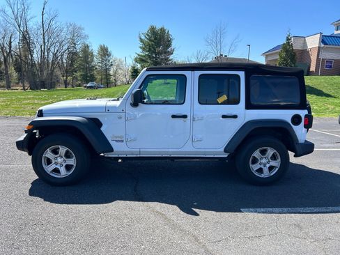 Used 2018 Jeep Wrangler Unlimited Sport S image 8