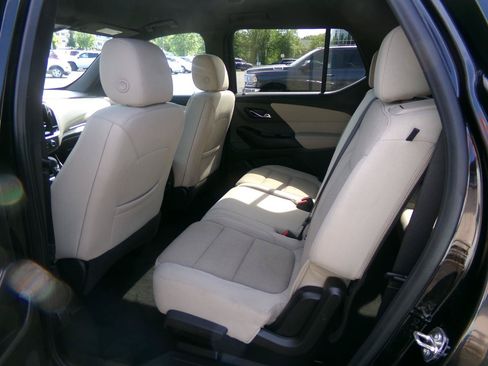 Used 2022 Chevrolet Traverse LS AWD/4WD image 26