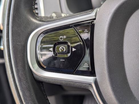 Used 2020 Volvo XC90 T5 Momentum w/ Protection Package Premier image 16