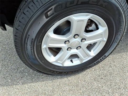 Used 2022 Jeep Wrangler Unlimited Sport image 10