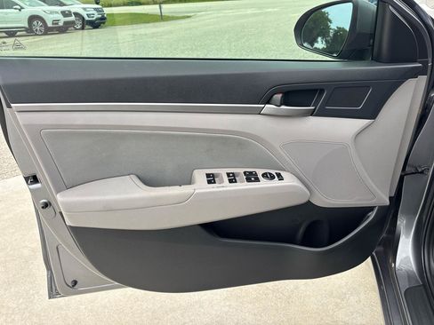 Used 2018 Hyundai Elantra Value Edition FWD image 19