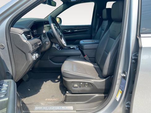 Used 2024 GMC Yukon Denali image 13