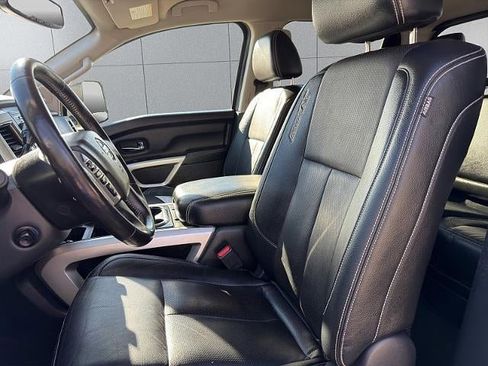 Used 2018 Nissan Titan PRO-4X image 25