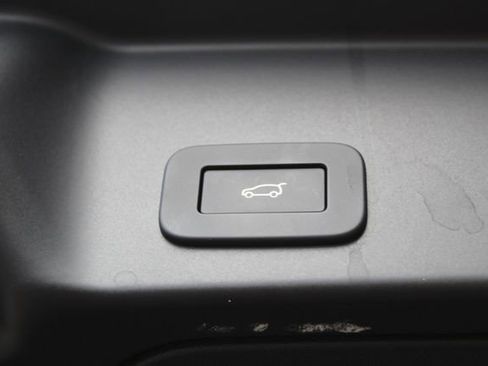 Used 2025 Land Rover Range Rover Evoque S image 26