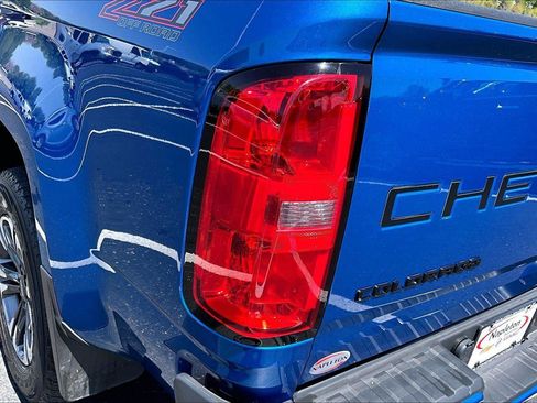 Used 2022 Chevrolet Colorado Z71 w/ Safety Package AWD/4WD image 31