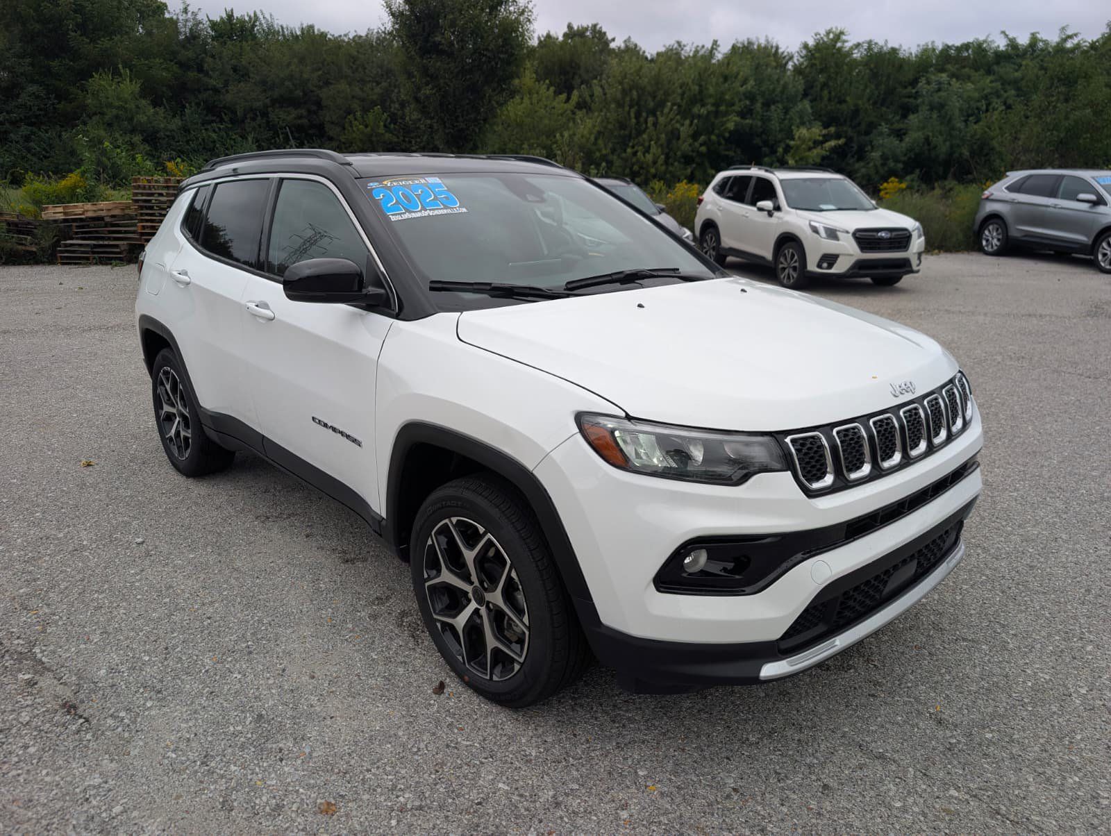 Used 2025 Jeep Compass Limited AWD/4WD image 8