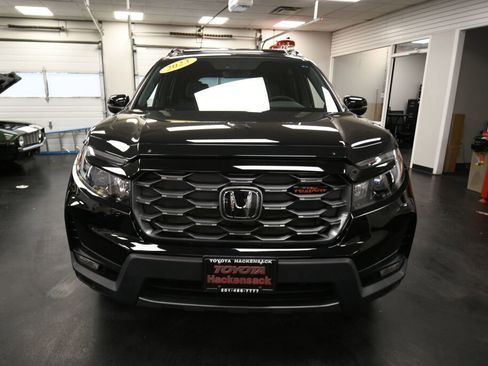 Used 2023 Honda Passport TrailSport image 2