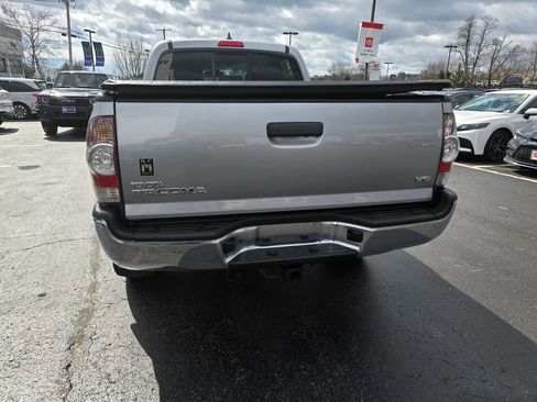 Used 2015 Toyota Tacoma 4x4 Double Cab w/ Limited Package image 6