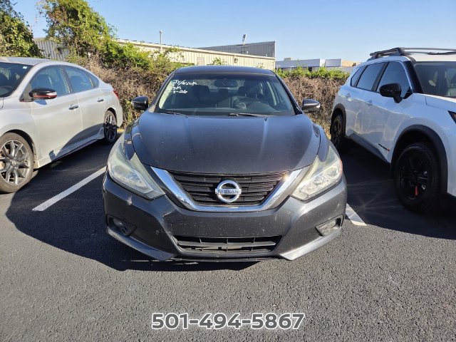 Used 2017 Nissan Altima 2.5 SV w/ Convenience Package FWD image 2