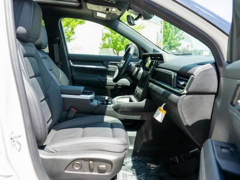 New 2026 GMC Terrain Elevation w/ Elevation Premium Package image 10