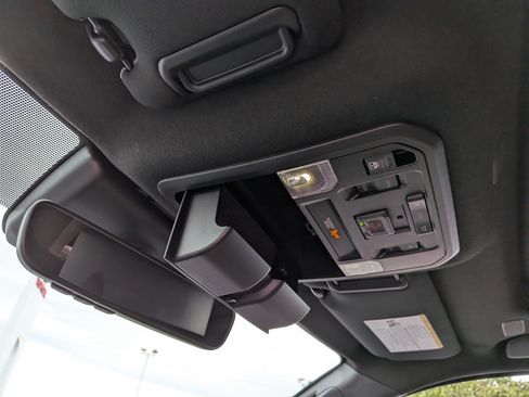 Certified 2025 Toyota 4Runner Limited AWD/4WD image 19
