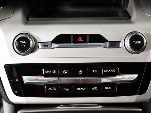 Used 2020 Ford Explorer XLT w/ Equipment Group 202A image 43