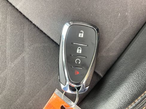 Used 2018 Chevrolet Trax LT w/ LT Convenience Package AWD/4WD image 33