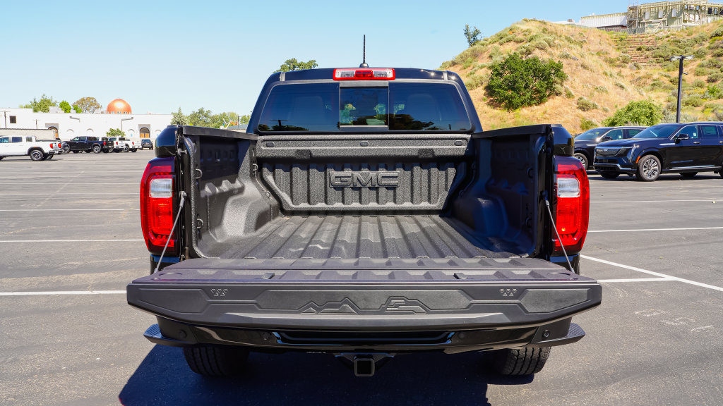 New 2026 GMC Canyon AT4 AWD/4WD image 9
