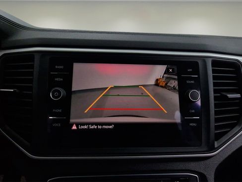 Used 2021 Volkswagen Atlas SE w/ Panoramic Sunroof Package image 17