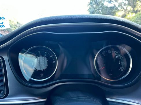 Used 2019 Dodge Challenger SXT image 28