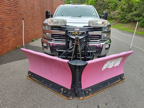 Used 2015 Chevrolet Silverado 2500 LT w/ LT Convenience Package AWD/4WD image 2