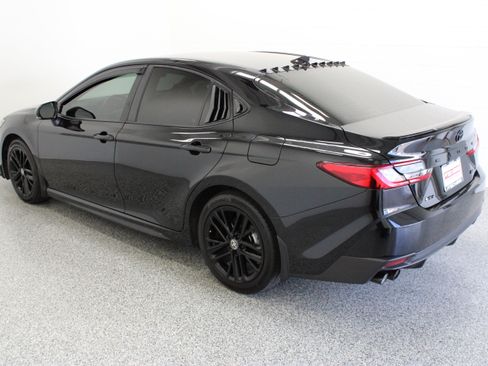 Used 2026 Toyota Camry SE w/ Convenience Package FWD image 9