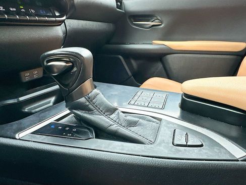Used 2023 Lexus UX 250h FWD w/ Accessory Package (Z2) image 16