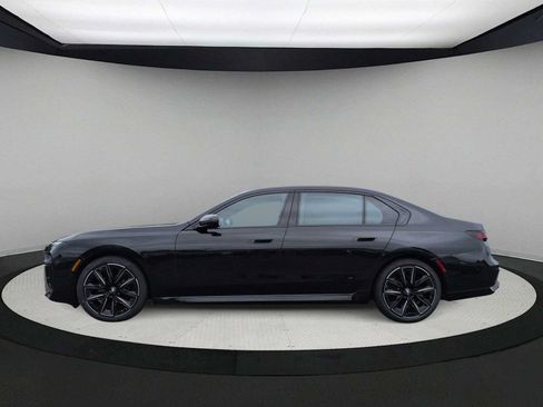 Used 2023 BMW 760i xDrive AWD/4WD image 5