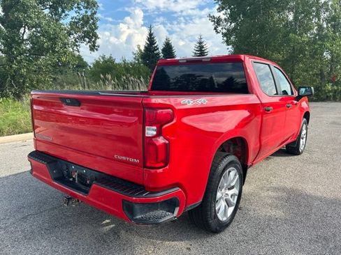Used 2020 Chevrolet Silverado 1500 Custom w/ Custom Value Package AWD/4WD image 3