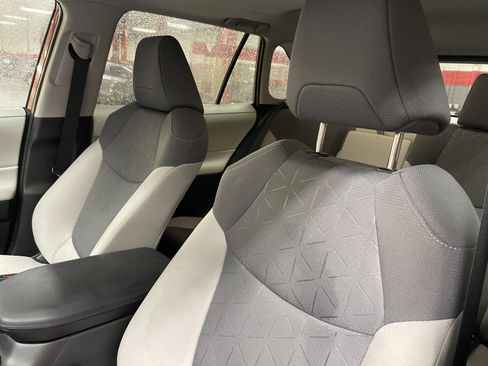 Used 2023 Toyota RAV4 XLE w/ Convenience Package FWD image 8