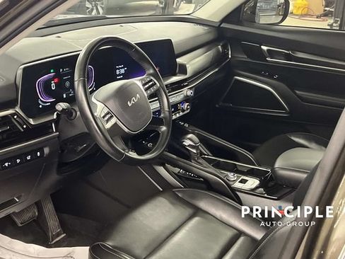 Used 2025 Kia Telluride S FWD image 13