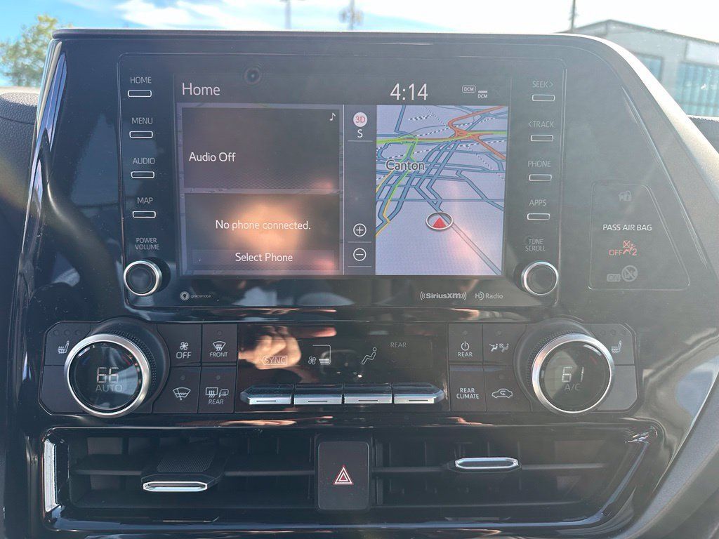 Used 2022 Toyota Highlander XLE AWD/4WD image 15