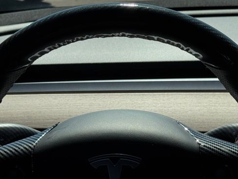 Used 2021 Tesla Model Y Performance image 14