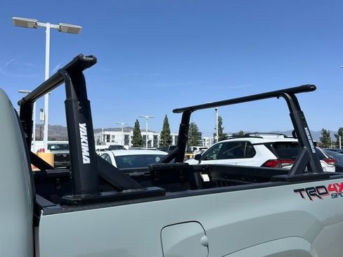 Used 2022 Toyota Tacoma TRD Sport w/ TRD Premium Sport Package image 11