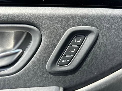 New 2025 Honda Pilot Touring image 12