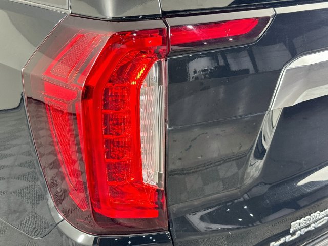 Used 2021 GMC Yukon XL Denali w/ Denali Ultimate Package AWD/4WD image 33