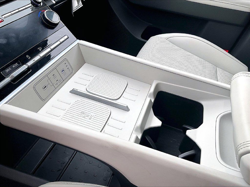 Used 2025 Hyundai Santa Fe SEL FWD image 14