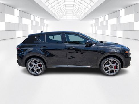 Used 2024 Alfa Romeo Tonale Veloce w/ Active Assist Package AWD/4WD image 8