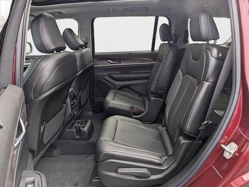 New 2024 Jeep Grand Cherokee L Limited w/ Luxury Tech Group II image 17