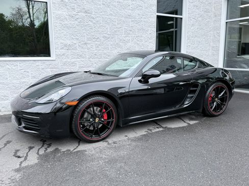 Used 2018 Porsche 718 Cayman RWD image 1