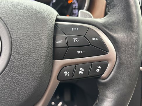 Used 2020 Jeep Grand Cherokee Overland image 27