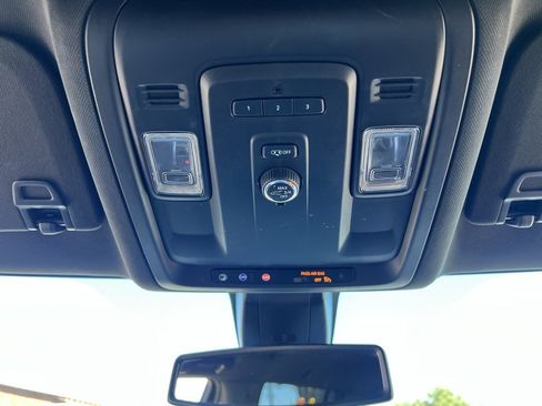 Used 2021 Chevrolet Tahoe LT image 34