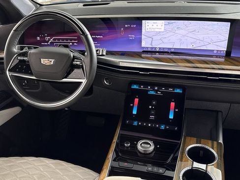 Used 2025 Cadillac Escalade Sport Platinum w/ LPO, Floor Liner Package AWD/4WD image 3