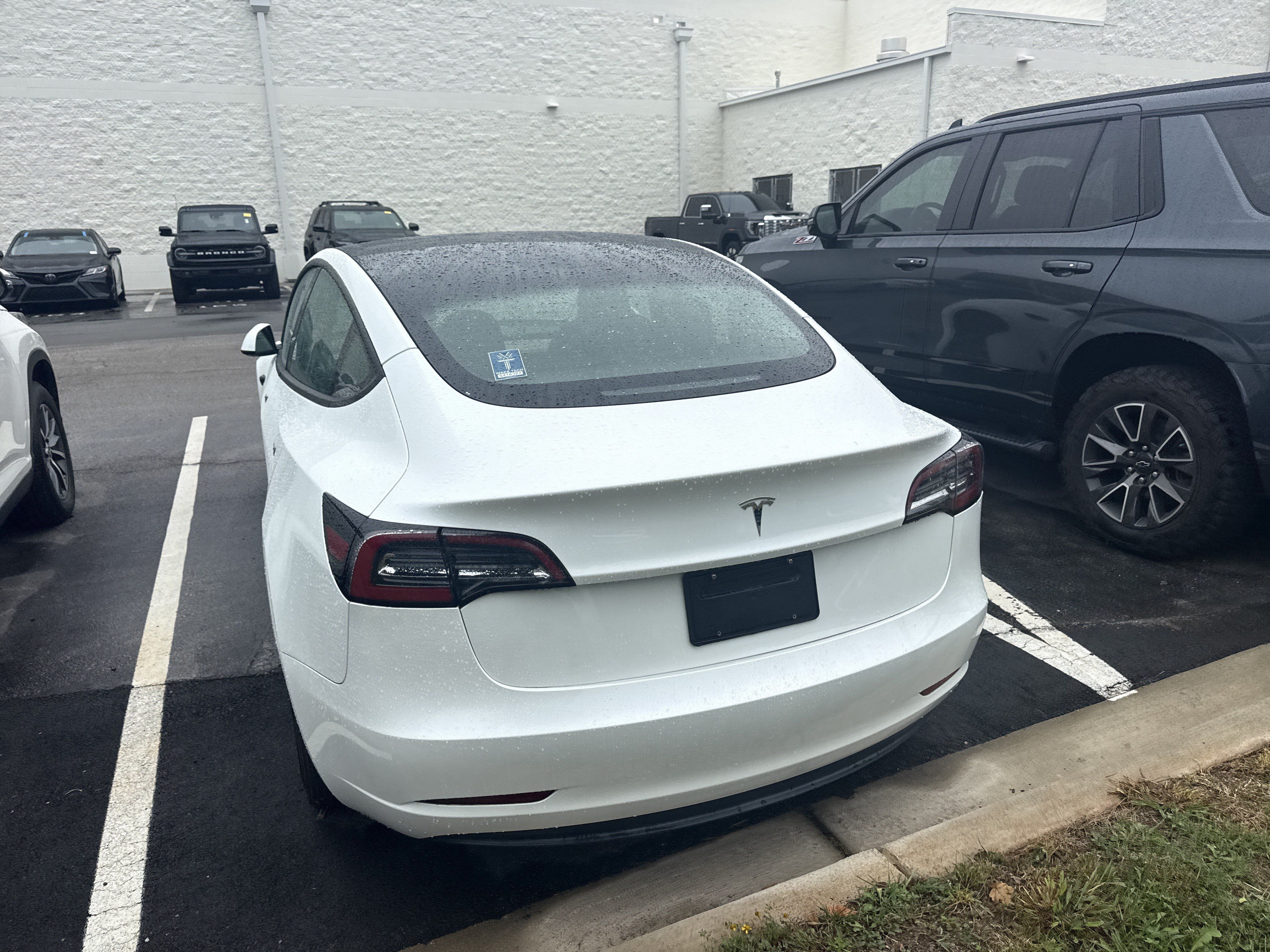 Used 2023 Tesla Model 3 Standard Range RWD image 9