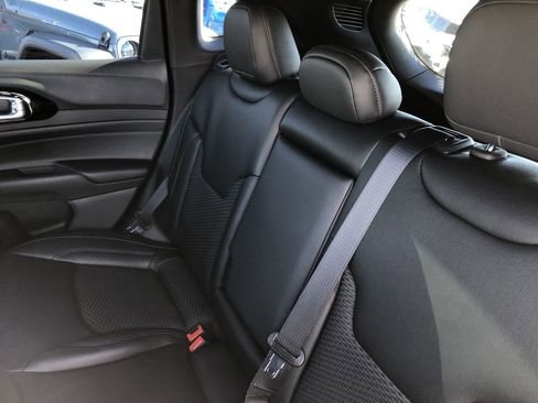 New 2026 Jeep Compass Latitude image 19